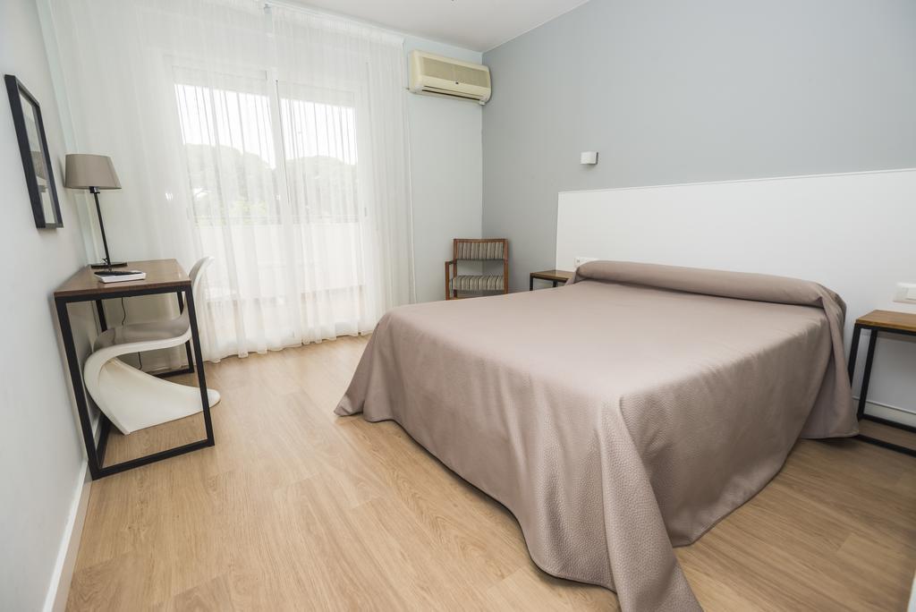 Hostal Las Cumbres كونيل ذي لا فرونتيرا المظهر الخارجي الصورة